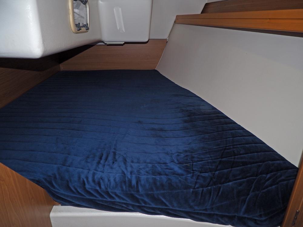 Aft cabin, Accommodation